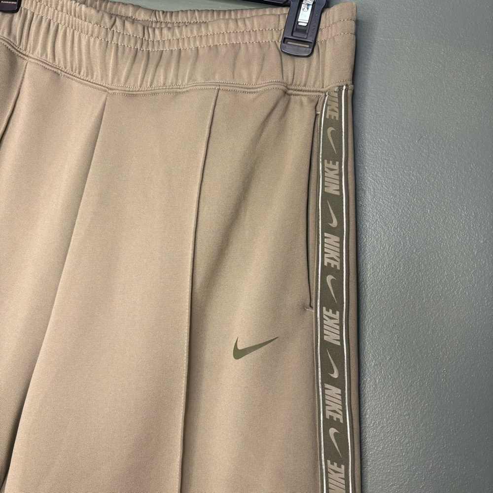 Nike Taping Pack High Rise Cropped Pants in Khaki - Picture 3 of 8